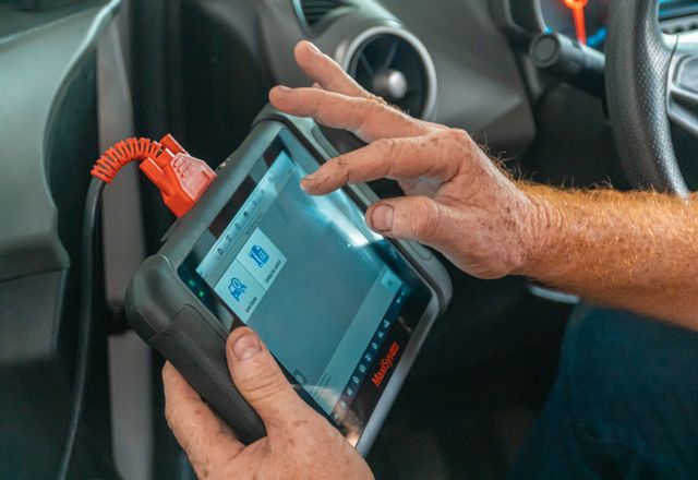 Computerised vehicle diagnostics and insurance repair work at DVC Auto